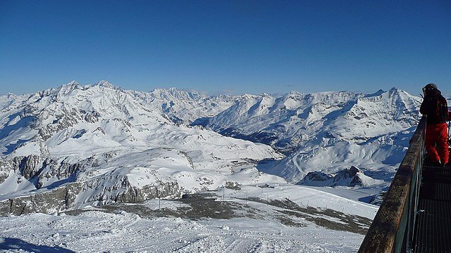 Skiing in France is an experience you will never forget, as this view of L’Espace Killy shows.