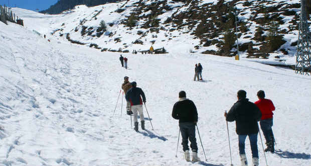 skiing in Auli