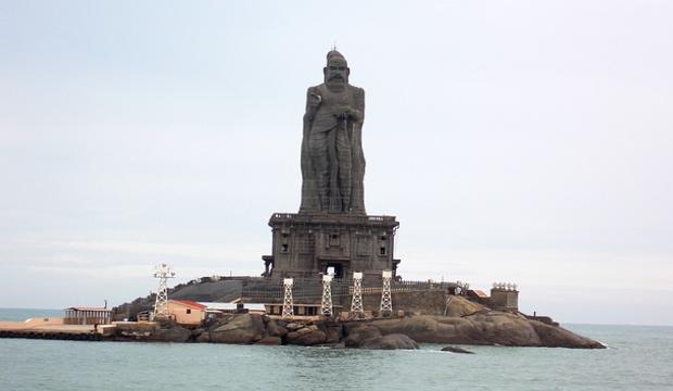 Thiruvalluvar statue