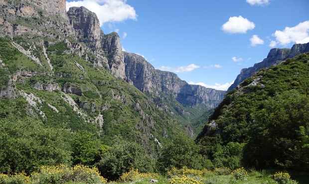 vikos gorge greece